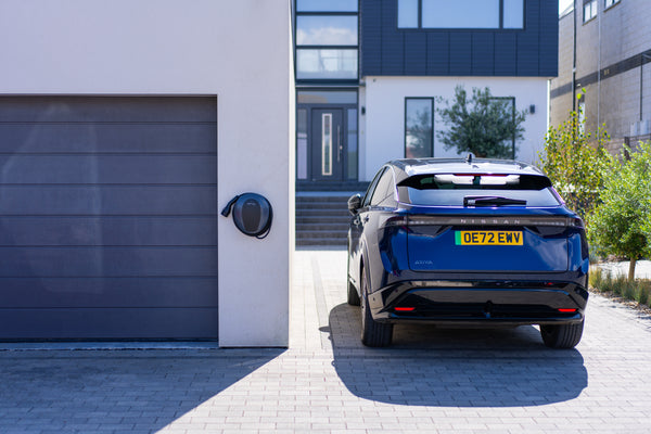 POD POINT SOLO 3S: 7.4kW | SOCKET OR TETHERED | TYPE 2 | SOLAR